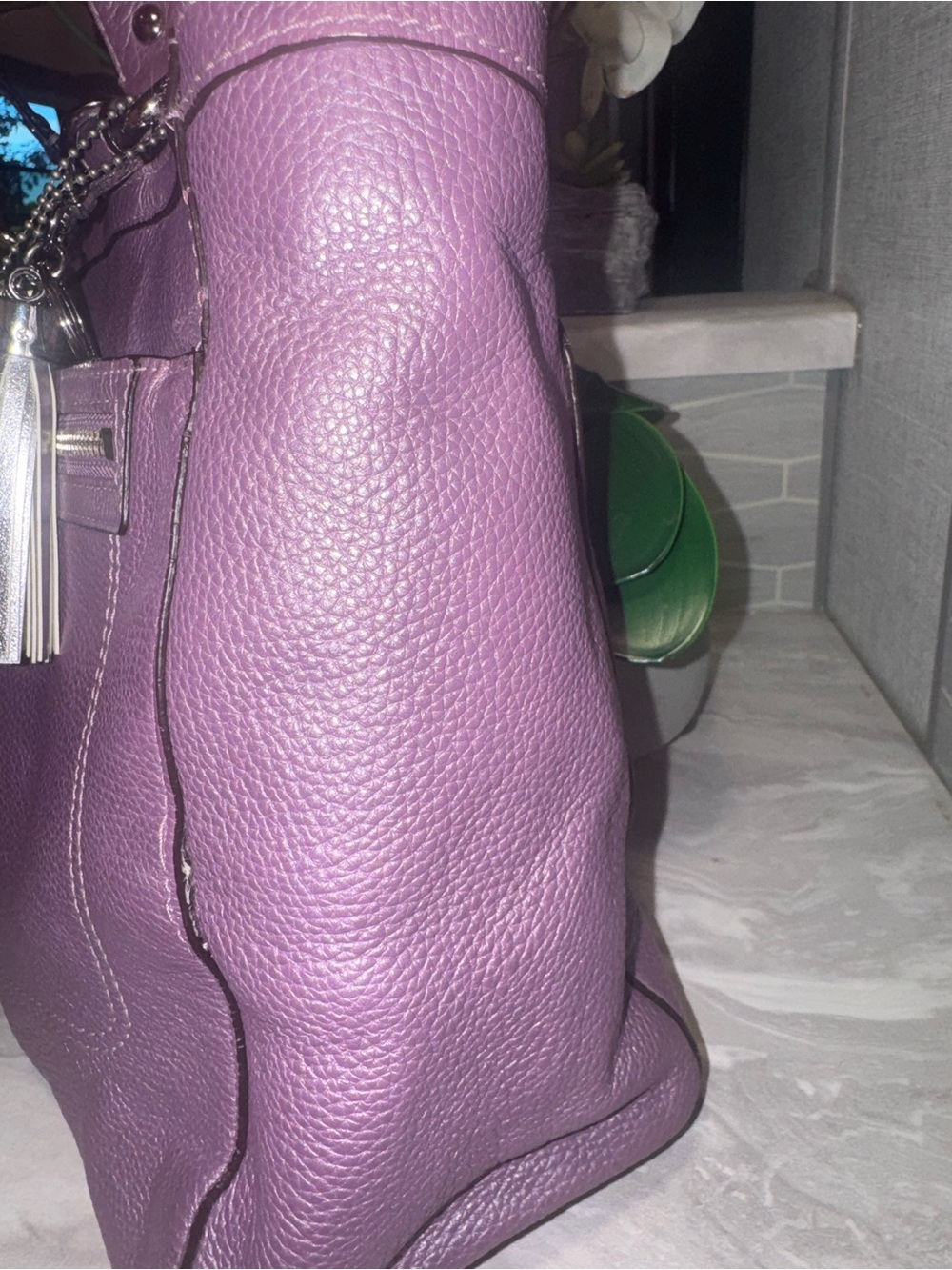 EUC Coach Pebbled Leather Large Shoulder Bag in Pretty Lilac w/ Zippered Closure - Picture 5 of 17